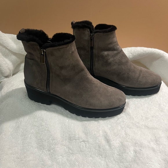 Pas  de Rouge boots - Picture 1 of 7
